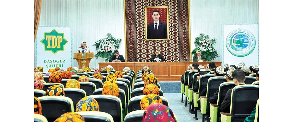 Parahatçylygyň we gülläp ösüşiň nusgalyk ýoly